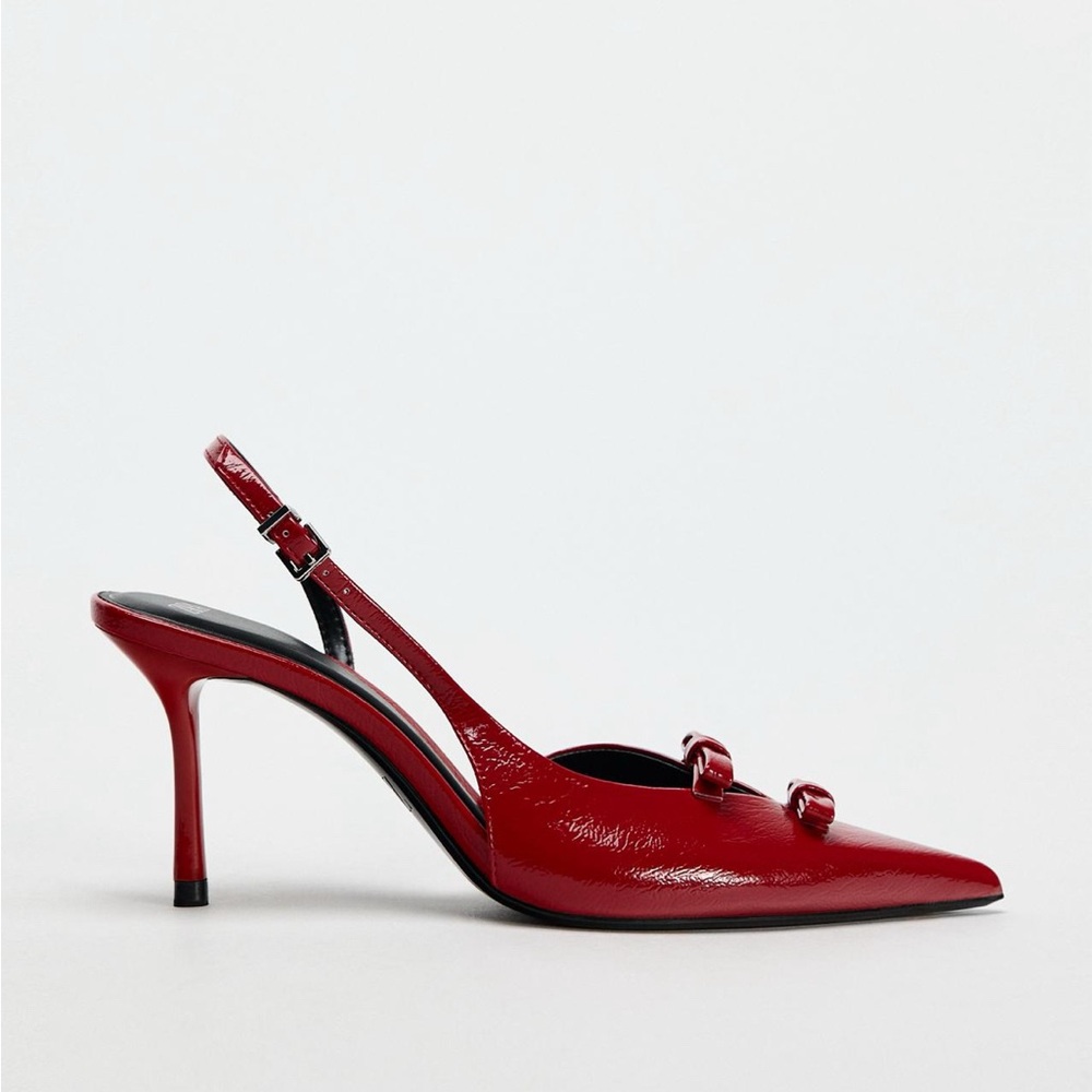 Bow trim slingbacks